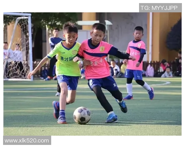 成都市足球小学培养未来足球明星的梦想之路与成长故事